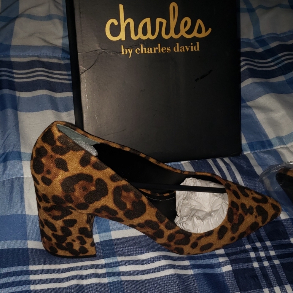 Woman pumps